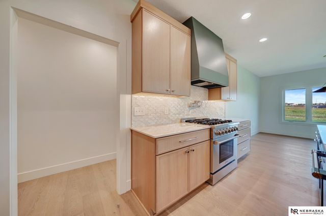 3630 Tree Line Drive, Lincoln, NE 68516