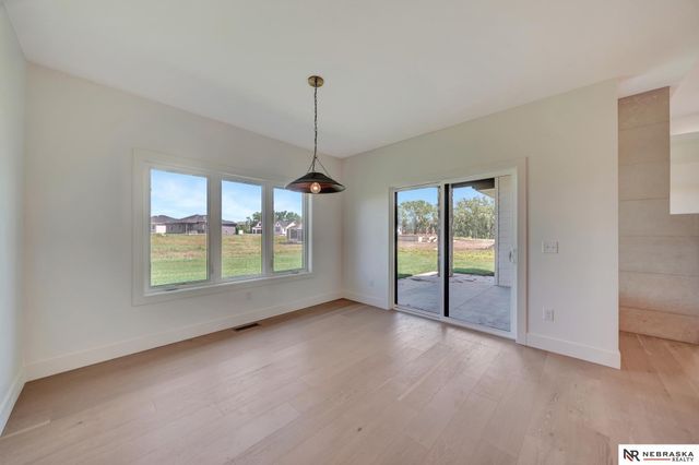 3630 Tree Line Drive, Lincoln, NE 68516