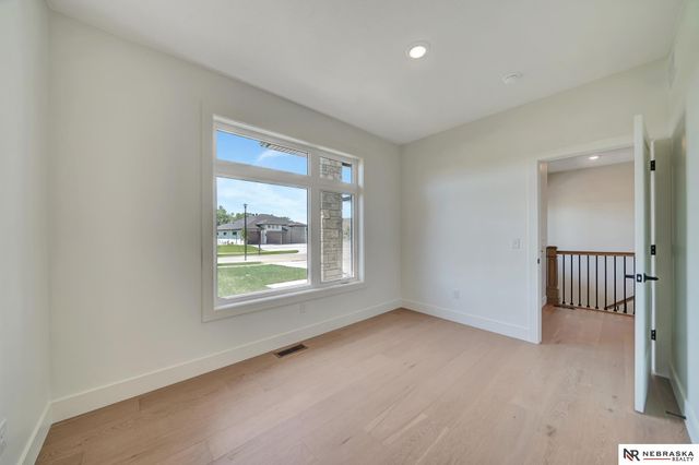 3630 Tree Line Drive, Lincoln, NE 68516