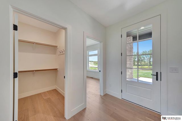 3630 Tree Line Drive, Lincoln, NE 68516