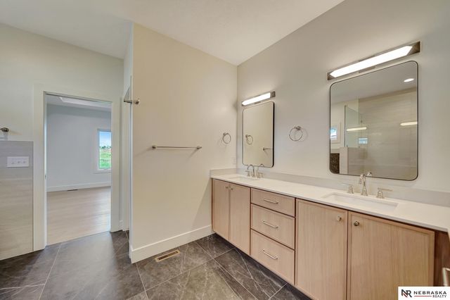 3630 Tree Line Drive, Lincoln, NE 68516