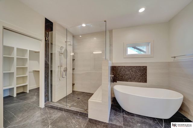 3630 Tree Line Drive, Lincoln, NE 68516