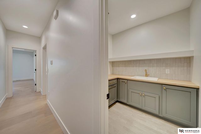 3630 Tree Line Drive, Lincoln, NE 68516