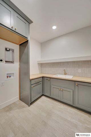 3630 Tree Line Drive, Lincoln, NE 68516