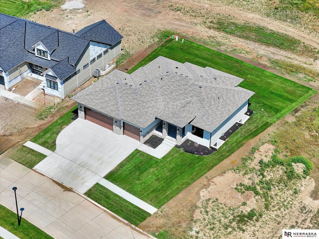 3630 Tree Line Drive, Lincoln, NE 68516