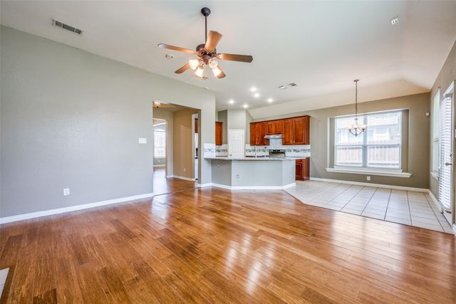 303 Ravenna Road, Lake Dallas, TX 75065