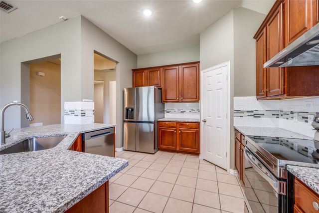 303 Ravenna Road, Lake Dallas, TX 75065