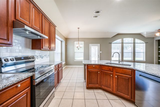 303 Ravenna Road, Lake Dallas, TX 75065