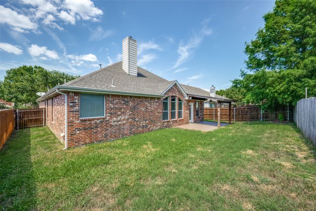 303 Ravenna Road, Lake Dallas, TX 75065