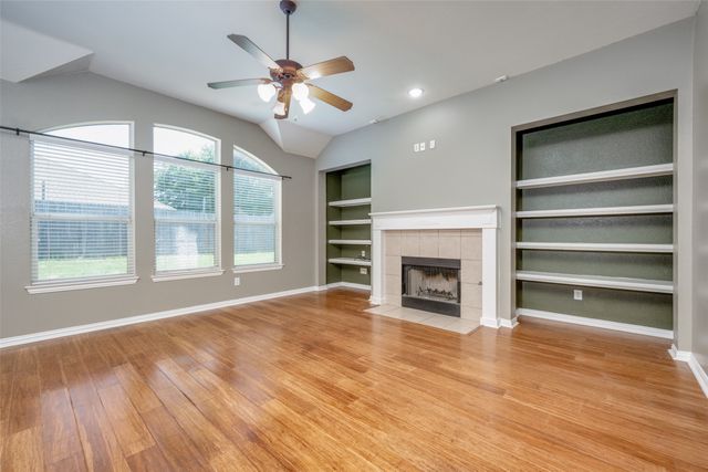 303 Ravenna Road, Lake Dallas, TX 75065