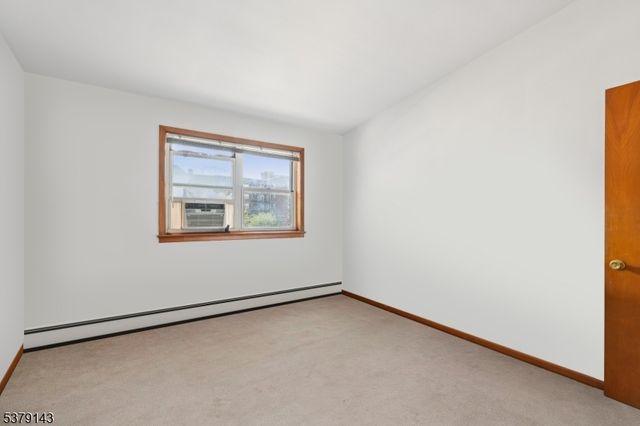 14 Hazard Pl 3C, Elizabeth City, NJ 07208