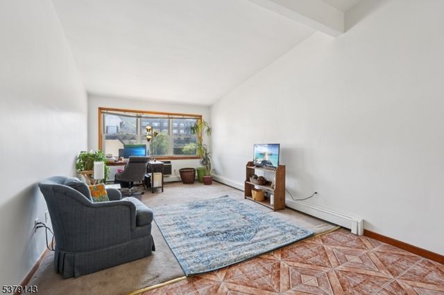 14 Hazard Pl 3C, Elizabeth City, NJ 07208