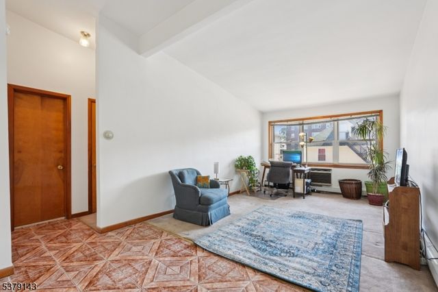 14 Hazard Pl 3C, Elizabeth City, NJ 07208