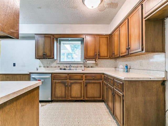 1004 W Idylwild Drive, Oklahoma City, OK 73110