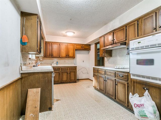1004 W Idylwild Drive, Oklahoma City, OK 73110