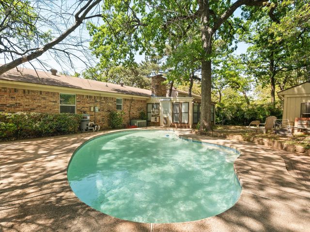 1509 Terbet Lane, Fort Worth, TX 76112