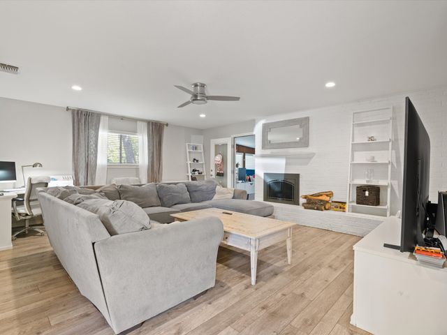 1509 Terbet Lane, Fort Worth, TX 76112