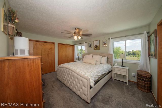 9633 Fairfax Drive, Pinckney, MI 48169