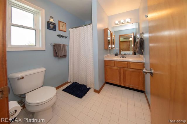 9633 Fairfax Drive, Pinckney, MI 48169
