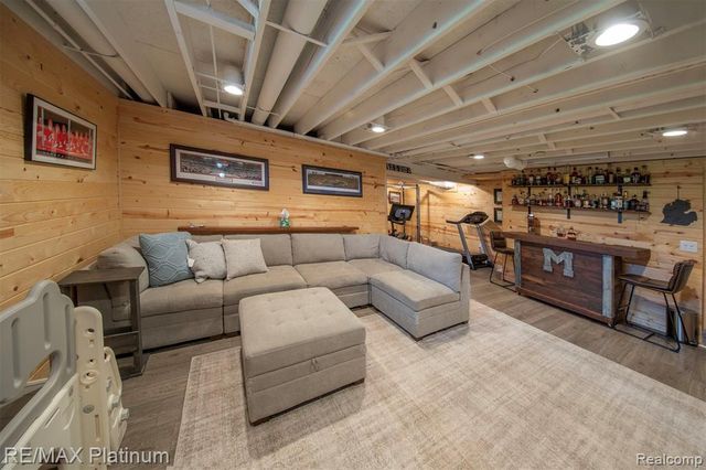 9633 Fairfax Drive, Pinckney, MI 48169