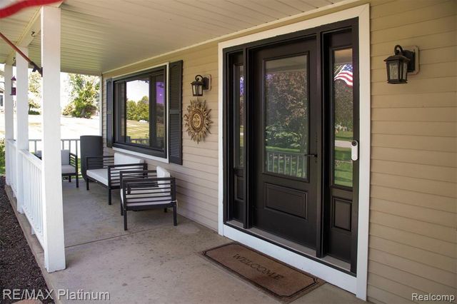 9633 Fairfax Drive, Pinckney, MI 48169