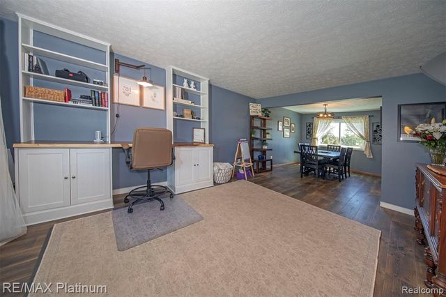 9633 Fairfax Drive, Pinckney, MI 48169