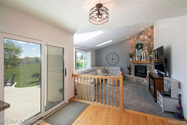 9633 Fairfax Drive, Pinckney, MI 48169