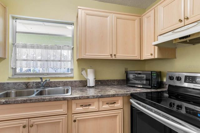 401 FARADAY TRAIL A, Sun City Center, FL 33573