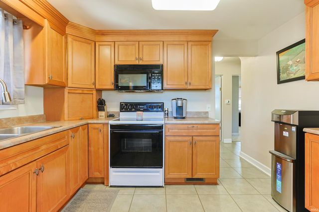 420 S 32nd Street, South Bend, IN 46615