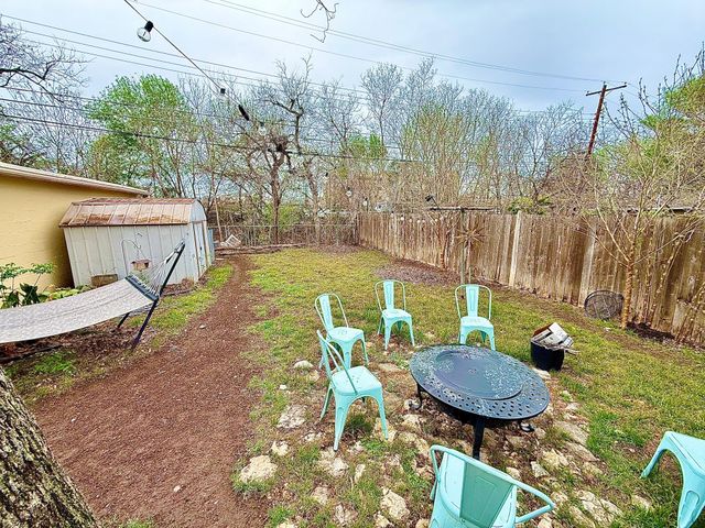 5712 Chesterfield Ave B, Austin, TX 78752