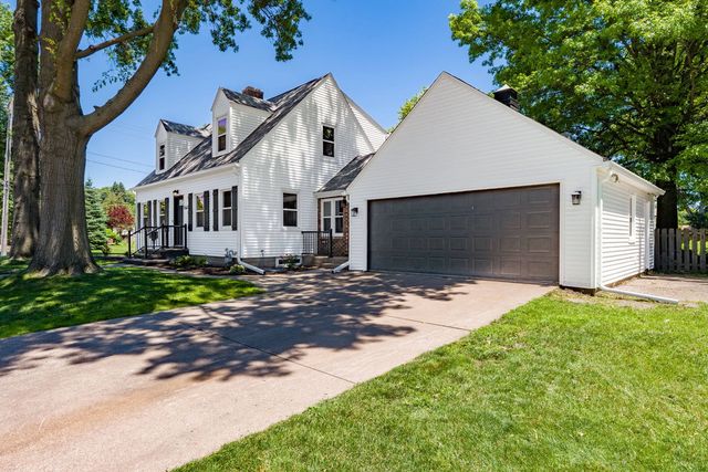 1649 Marlo Avenue, Davenport, IA 52803