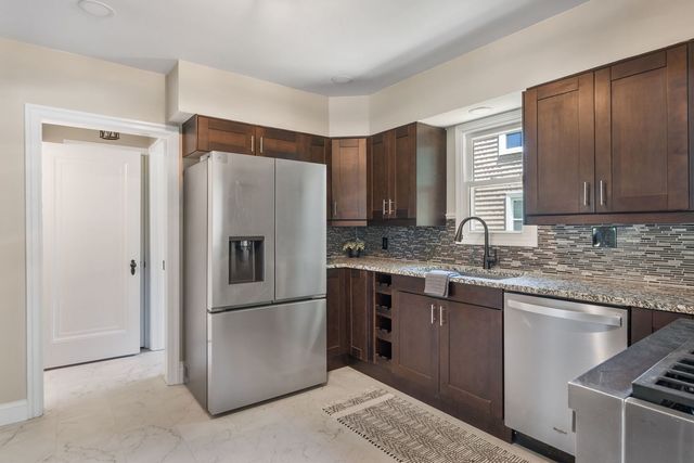 1649 Marlo Avenue, Davenport, IA 52803