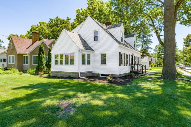 1649 Marlo Avenue, Davenport, IA 52803