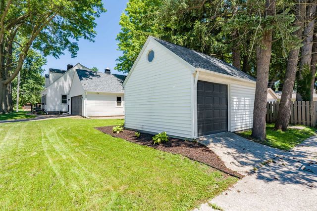 1649 Marlo Avenue, Davenport, IA 52803