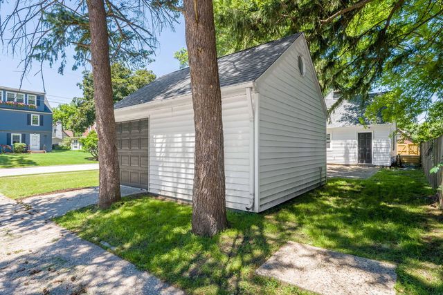 1649 Marlo Avenue, Davenport, IA 52803