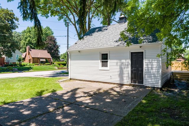 1649 Marlo Avenue, Davenport, IA 52803
