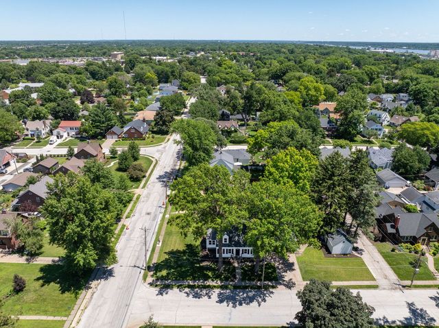 1649 Marlo Avenue, Davenport, IA 52803