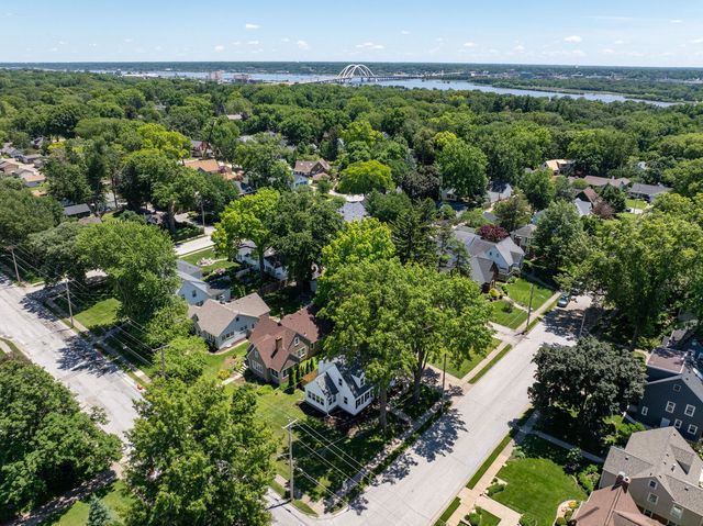 1649 Marlo Avenue, Davenport, IA 52803