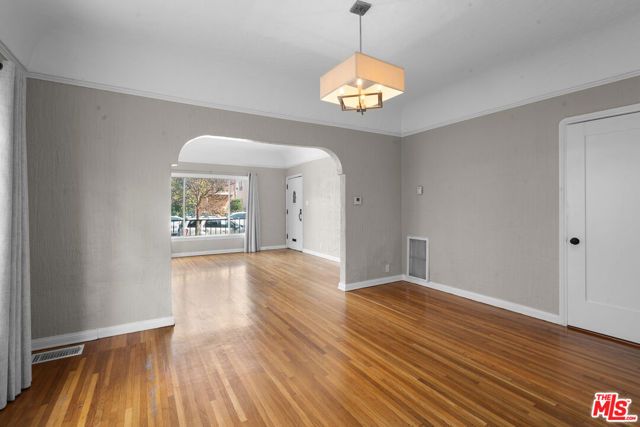 327 Ogden Drive, Los Angeles, CA 90036