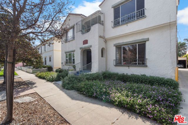 327 Ogden Drive, Los Angeles, CA 90036