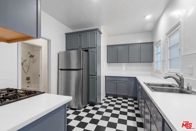 327 Ogden Drive, Los Angeles, CA 90036