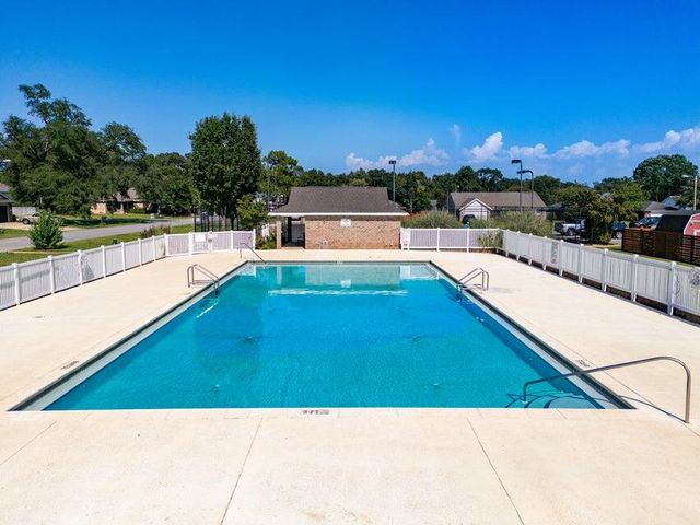 3023 Crown Creek Circle, Crestview, FL 32539