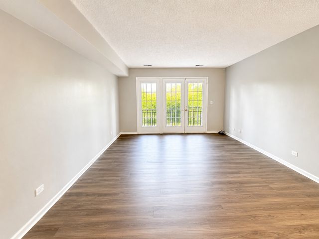 520 Biesterfield Road 209, Elk Grove Village, IL 60007