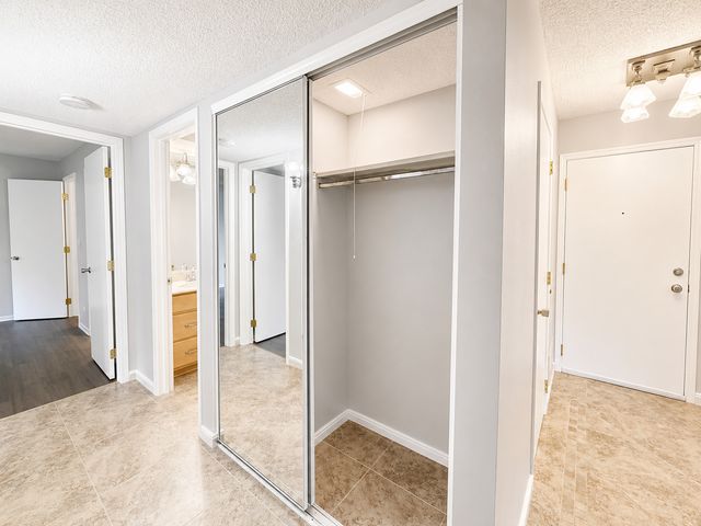 520 Biesterfield Road 209, Elk Grove Village, IL 60007