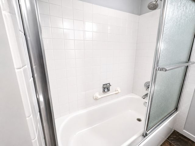 520 Biesterfield Road 209, Elk Grove Village, IL 60007