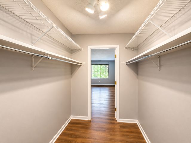 520 Biesterfield Road 209, Elk Grove Village, IL 60007
