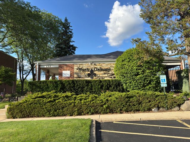 520 Biesterfield Road 209, Elk Grove Village, IL 60007
