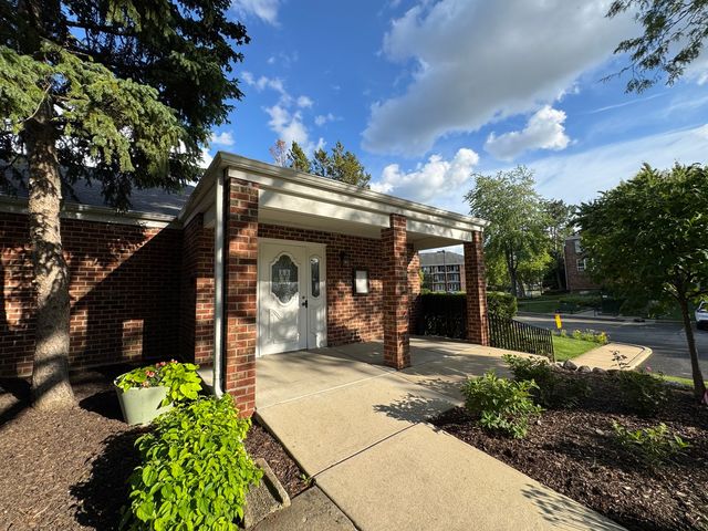 520 Biesterfield Road 209, Elk Grove Village, IL 60007
