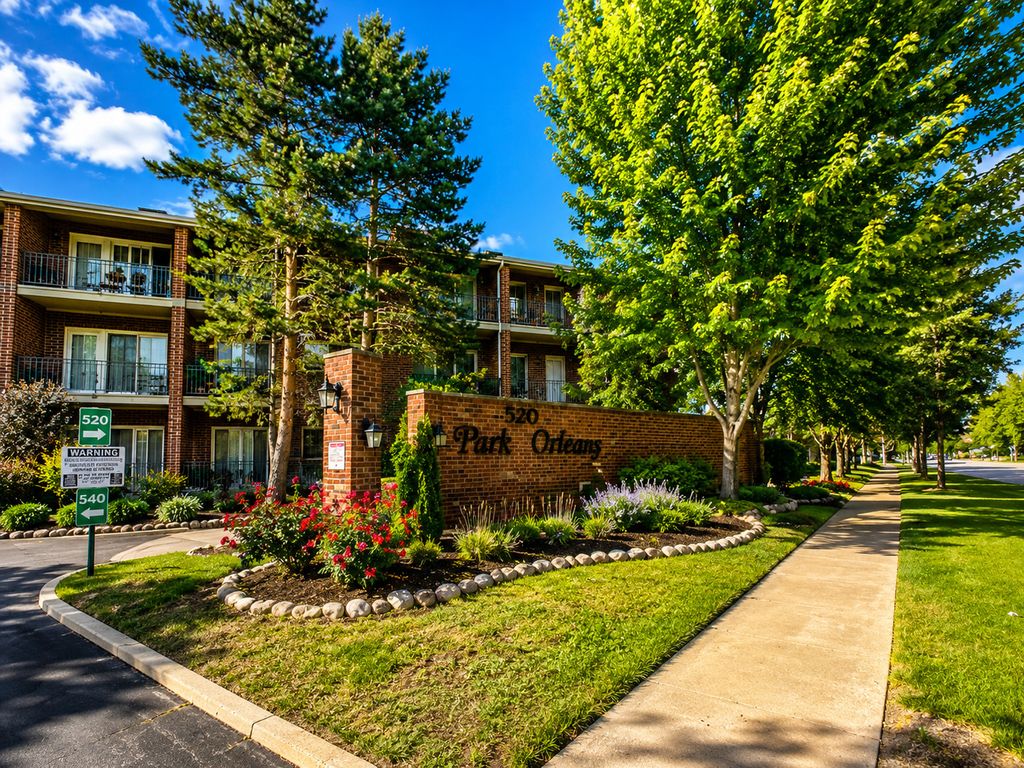 520 Biesterfield Road 209, Elk Grove Village, IL 60007