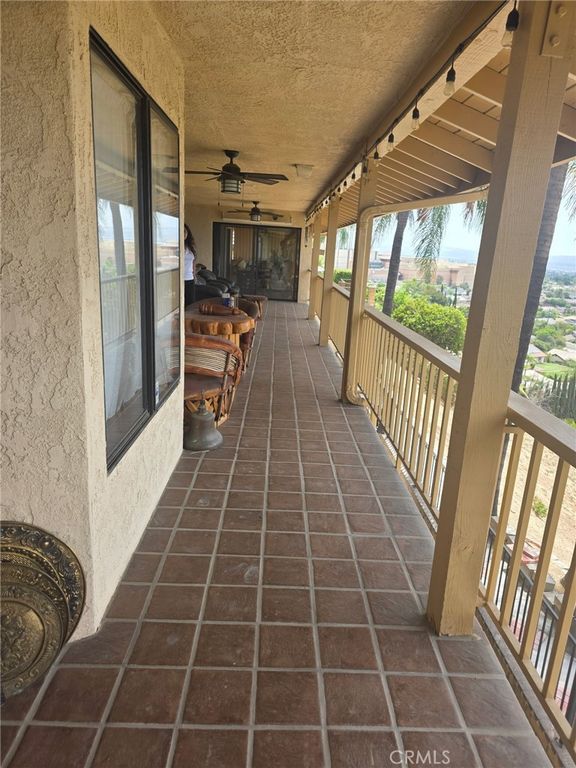 Image 4 of property listing at 2421 Willow, San Bernardino, CA 92404